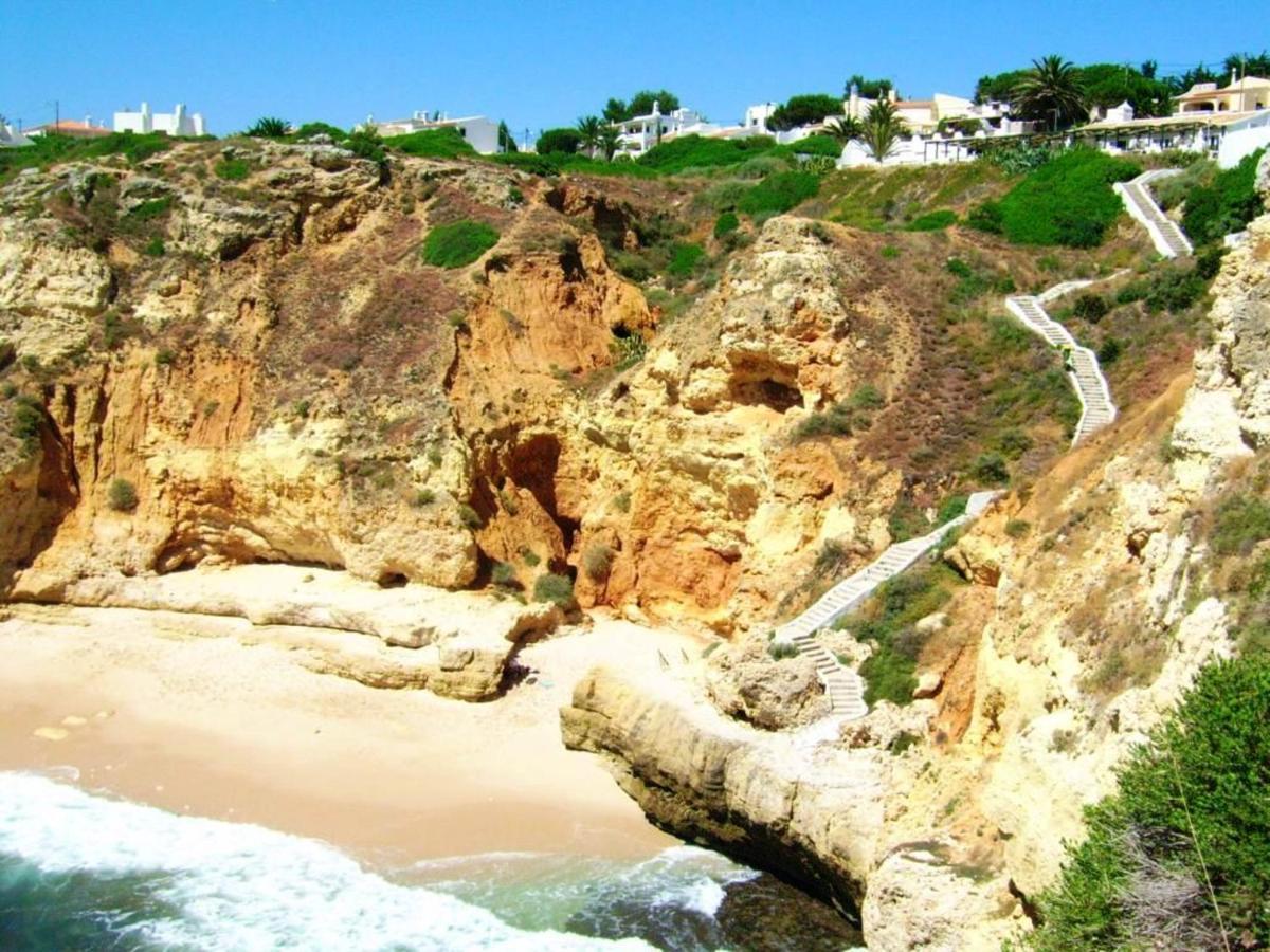 3 Bedrooms At 700 M Away From The Beach With View Terrace And Wifi Apartamento *
