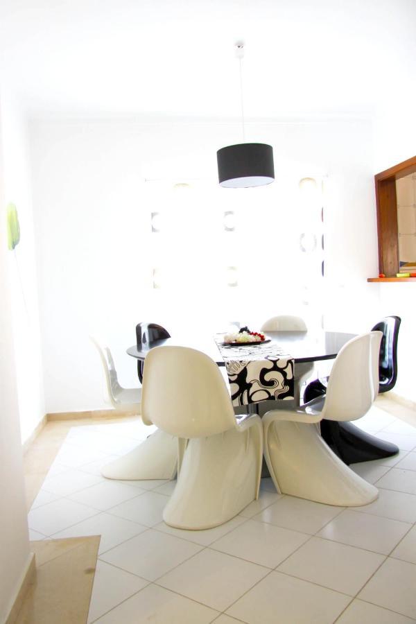 3 Bedrooms At 700 M Away From The Beach With View Terrace And Wifi